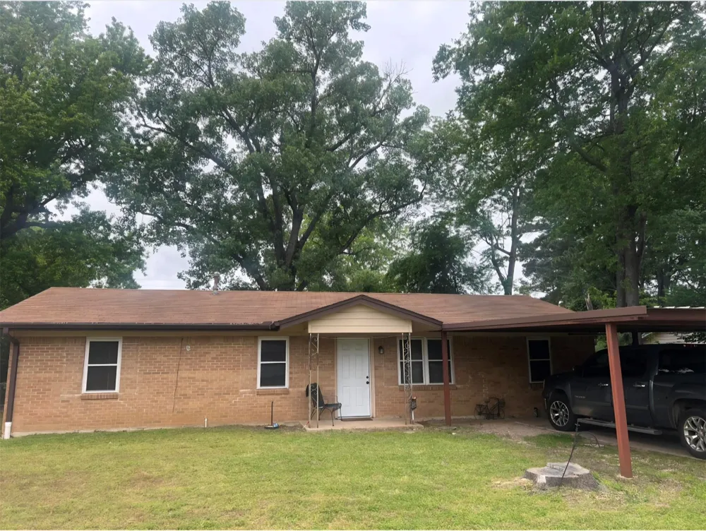 440 S Bois D Arc Street Blossom, TX 75416