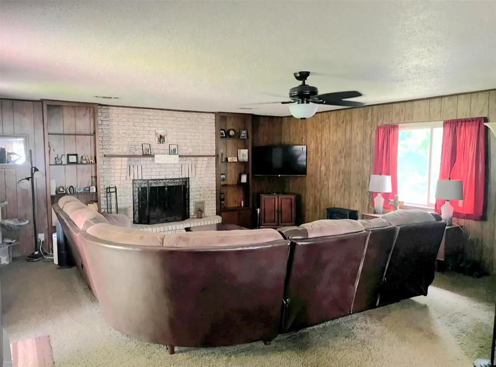 440 S Bois D Arc Street Blossom, TX 75416
