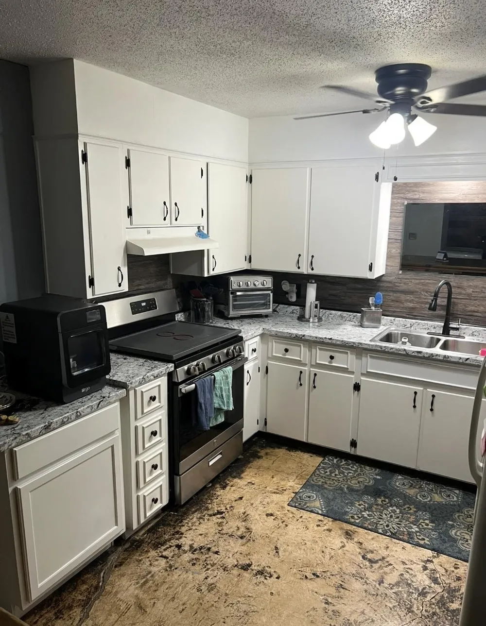 440 S Bois D Arc Street Blossom, TX 75416