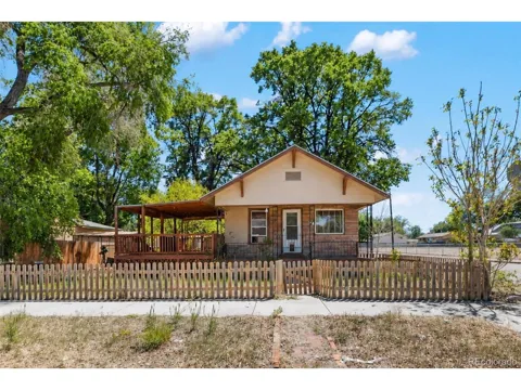 1020 W Arroyo