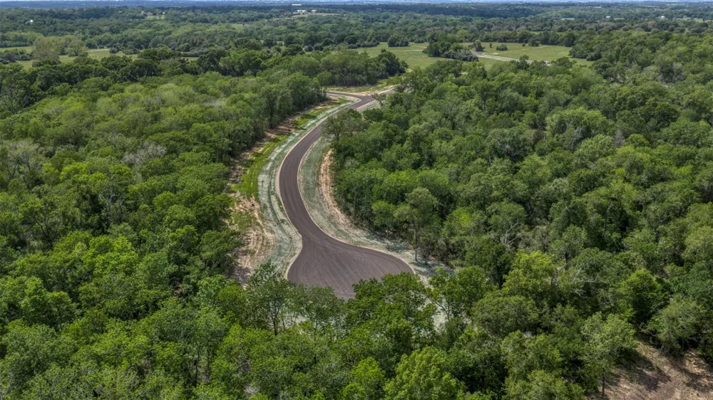 2 Millwood Trail Brenham, TX 77833