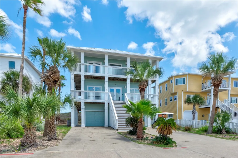 285 Mustang Royale Port Aransas, TX 78373