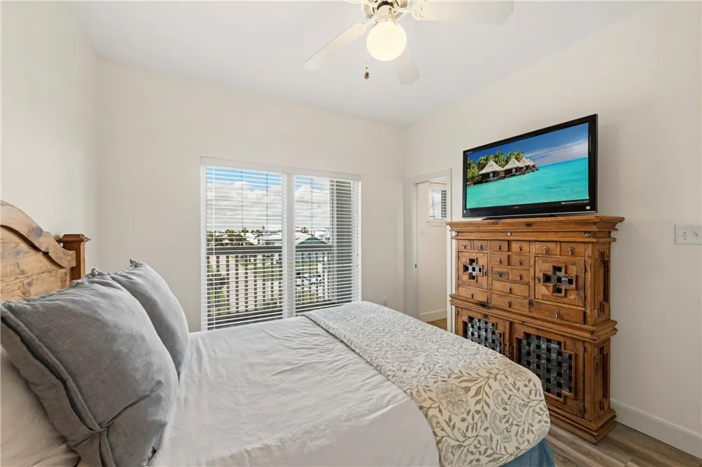 285 Mustang Royale Port Aransas, TX 78373