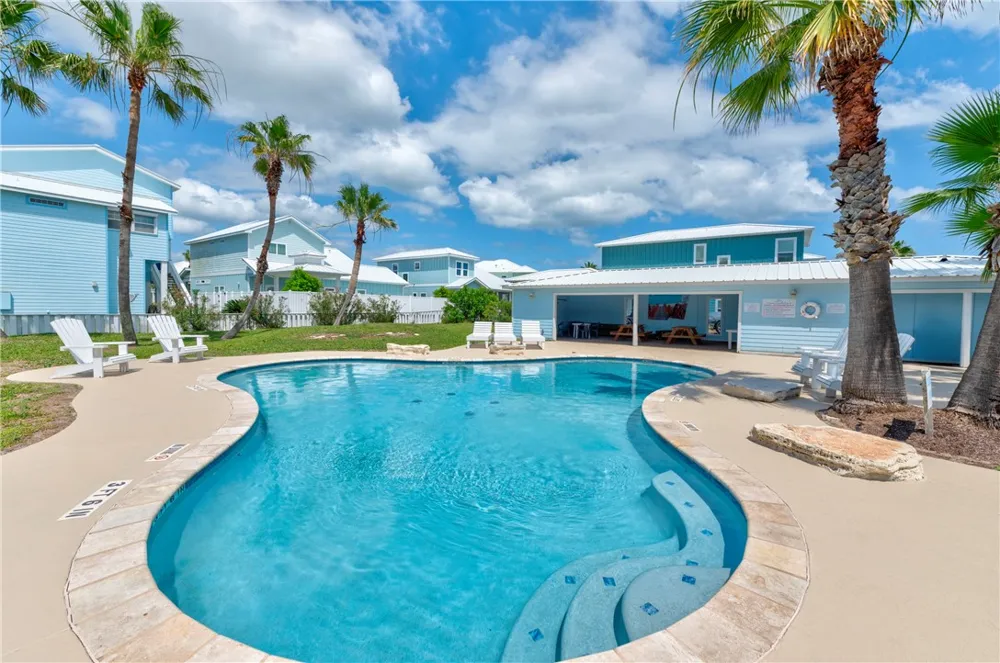285 Mustang Royale Port Aransas, TX 78373