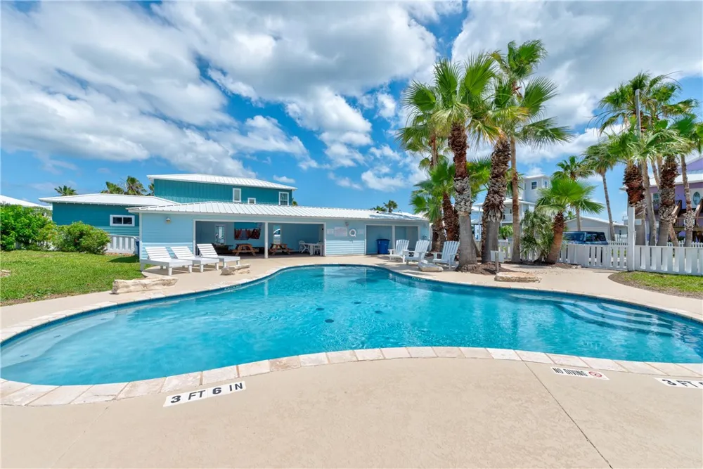 285 Mustang Royale Port Aransas, TX 78373