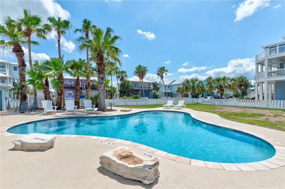 285 Mustang Royale Port Aransas, TX 78373