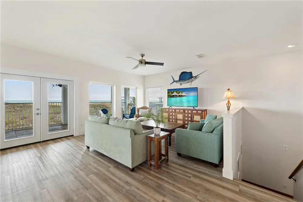 285 Mustang Royale Port Aransas, TX 78373