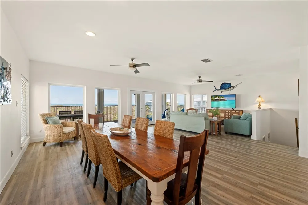 285 Mustang Royale Port Aransas, TX 78373