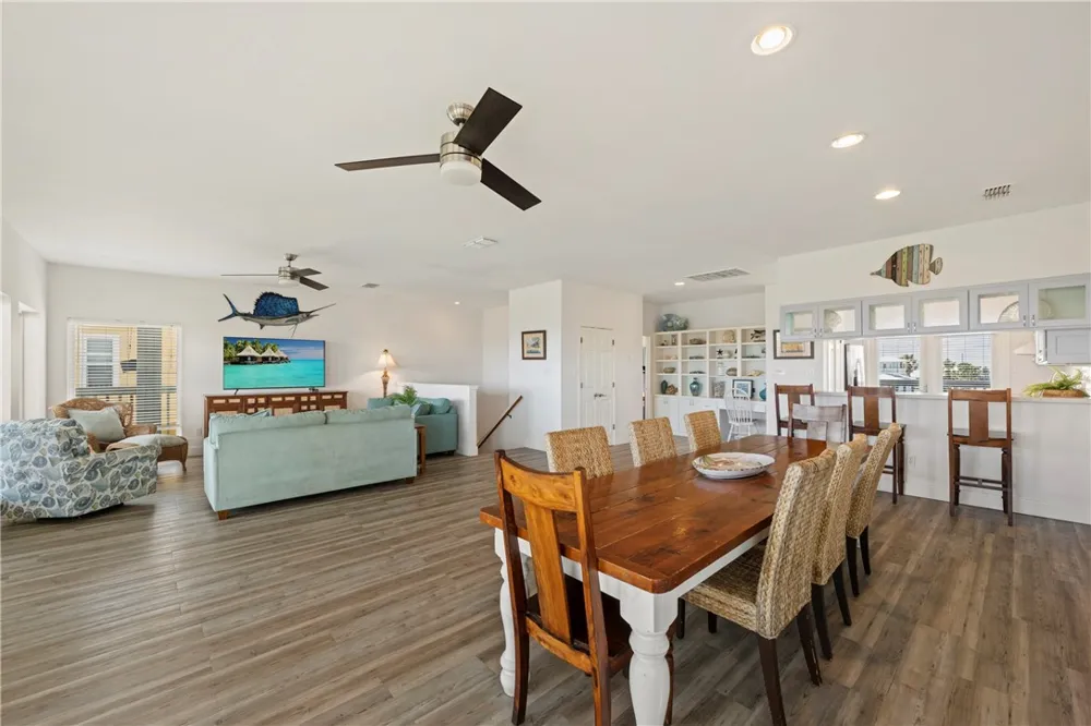 285 Mustang Royale Port Aransas, TX 78373