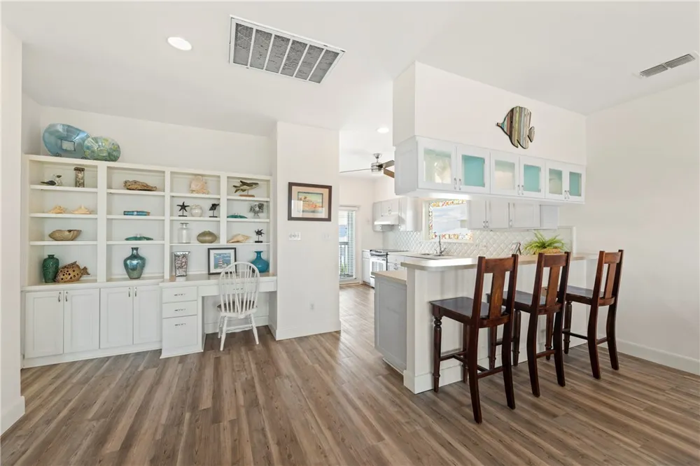 285 Mustang Royale Port Aransas, TX 78373