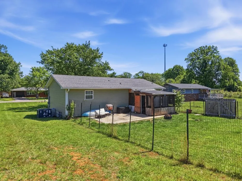 163 Haley Ave Doyle, TN 38559