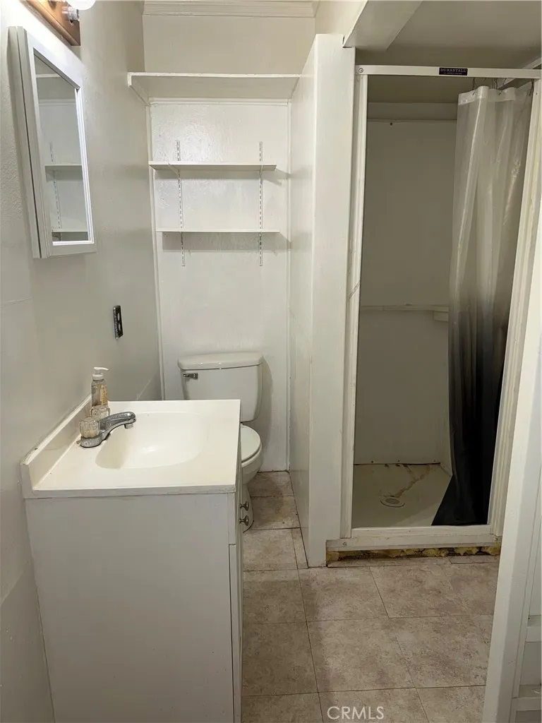 91 Desnok Street Needles, CA 92363