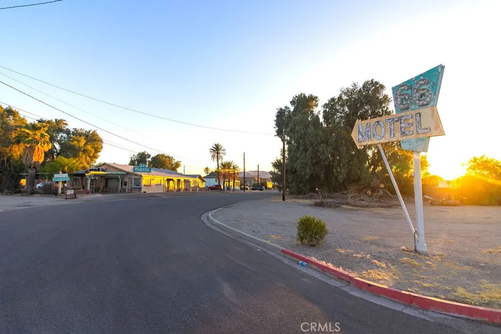 91 Desnok Street Needles, CA 92363