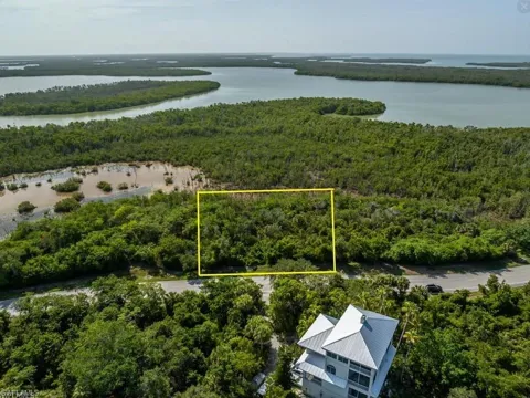 822 Whiskey Creek Drive