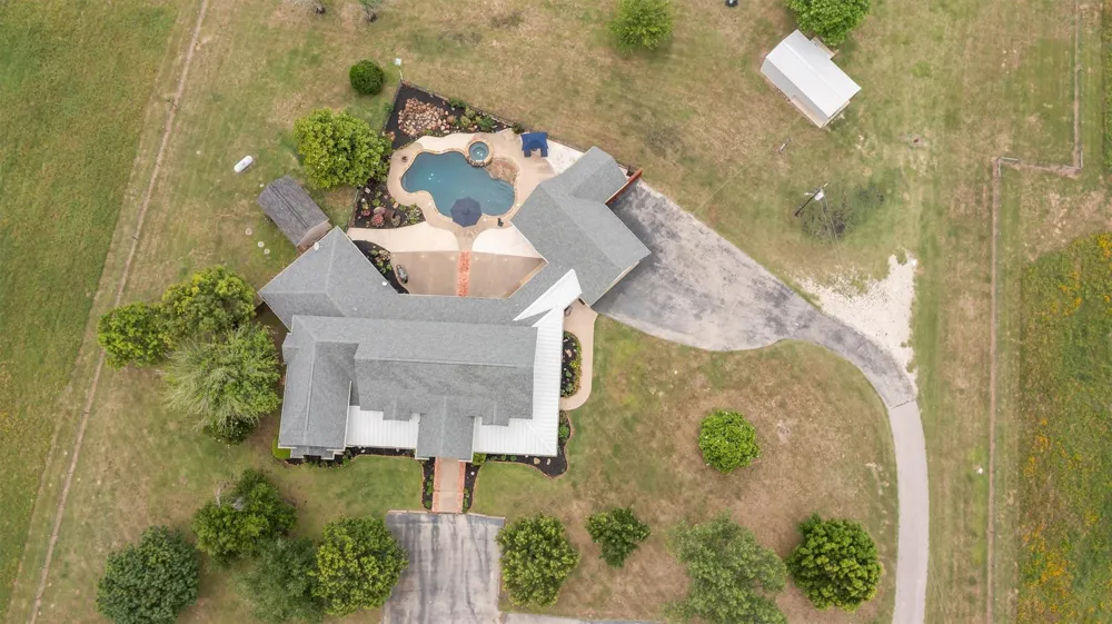 17655 Fm 832 Buffalo, TX 75831