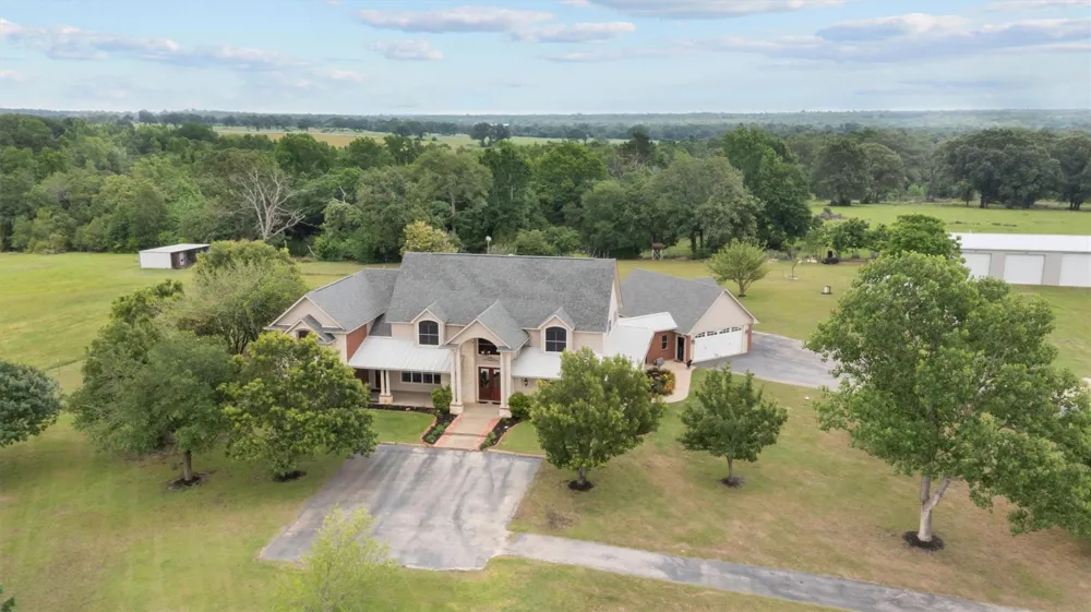17655 Fm 832 Buffalo, TX 75831