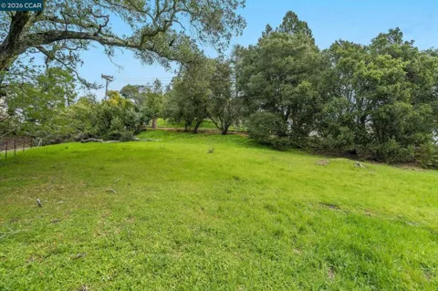 9 Charles Hill Rd