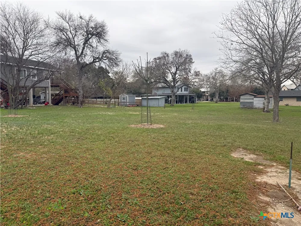 110 Lake Forrest Drive Seguin, TX 78155