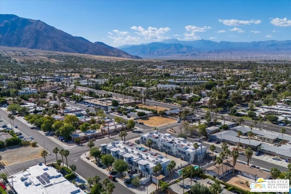 1520 Via Miraleste Palm Springs, CA 92262