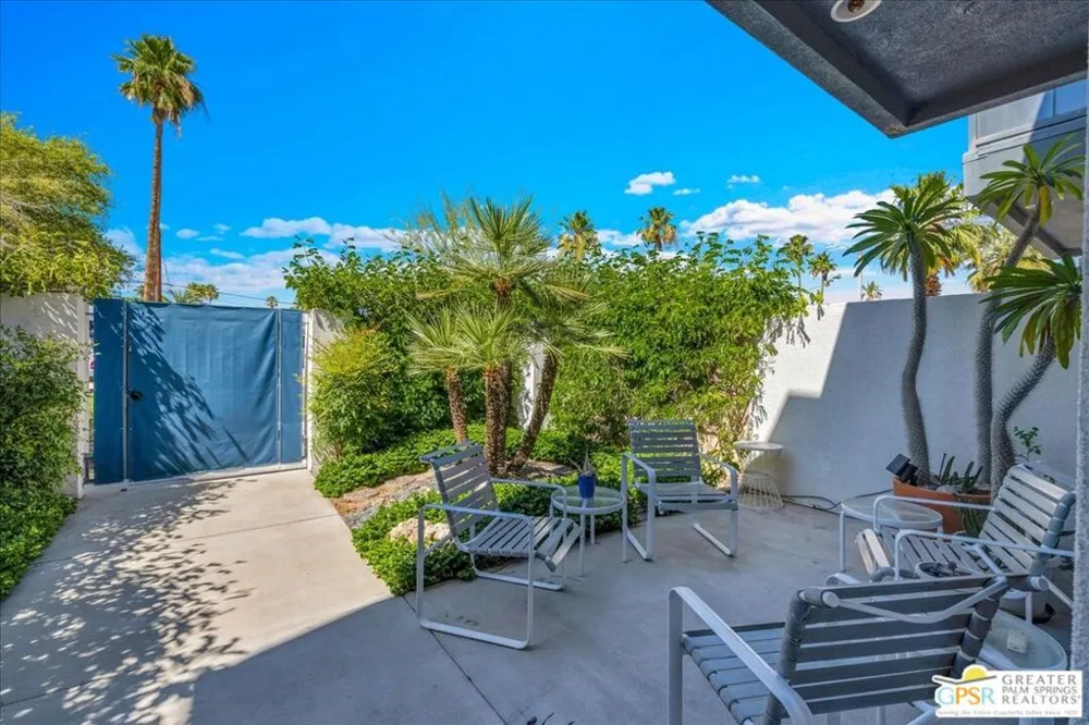 1520 Via Miraleste Palm Springs, CA 92262