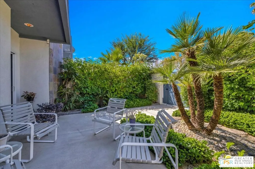 1520 Via Miraleste Palm Springs, CA 92262