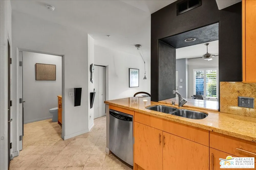 1520 Via Miraleste Palm Springs, CA 92262