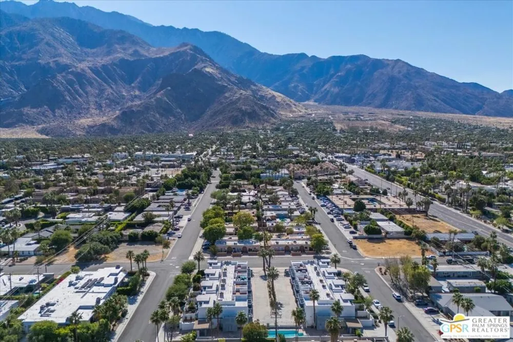 1520 Via Miraleste Palm Springs, CA 92262