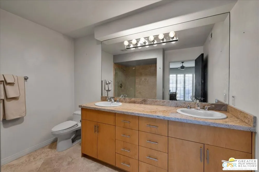 1520 Via Miraleste Palm Springs, CA 92262