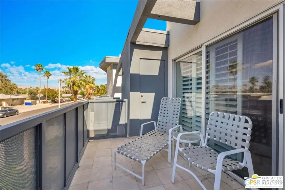 1520 Via Miraleste Palm Springs, CA 92262