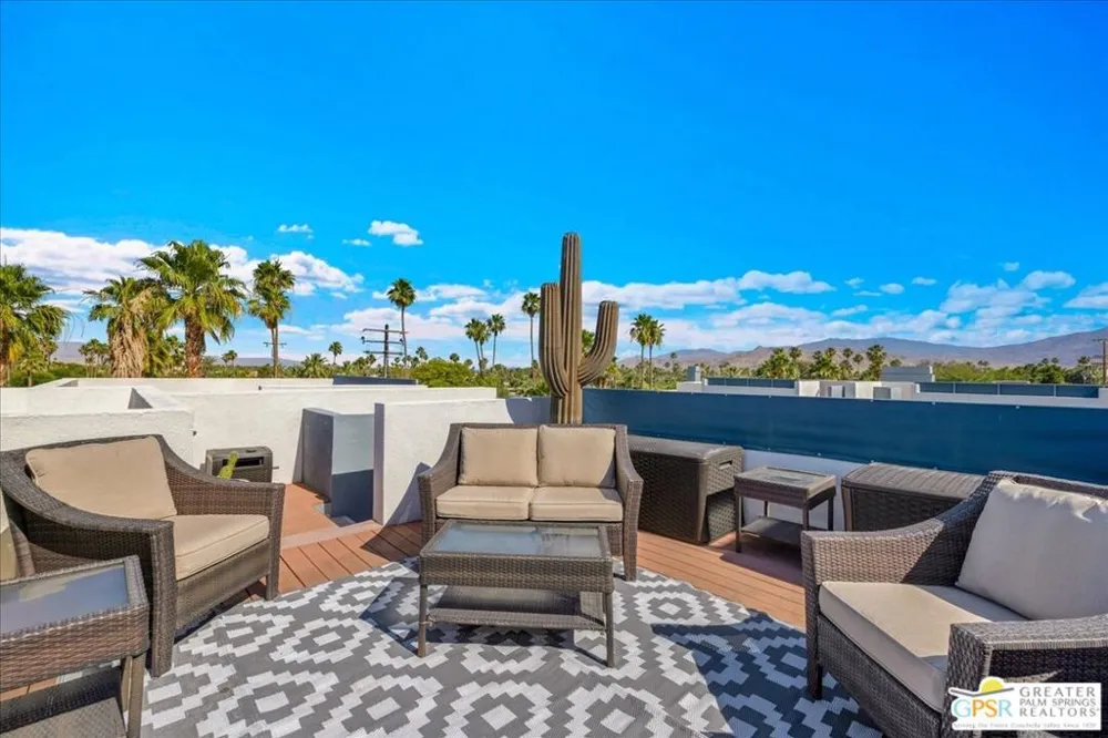 1520 Via Miraleste Palm Springs, CA 92262