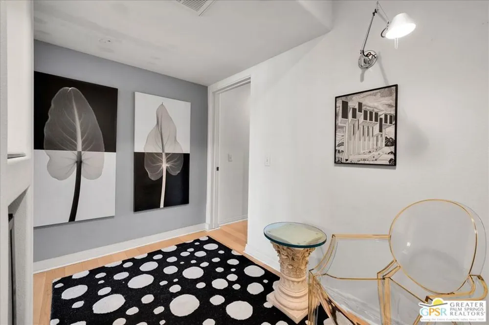 1520 Via Miraleste Palm Springs, CA 92262
