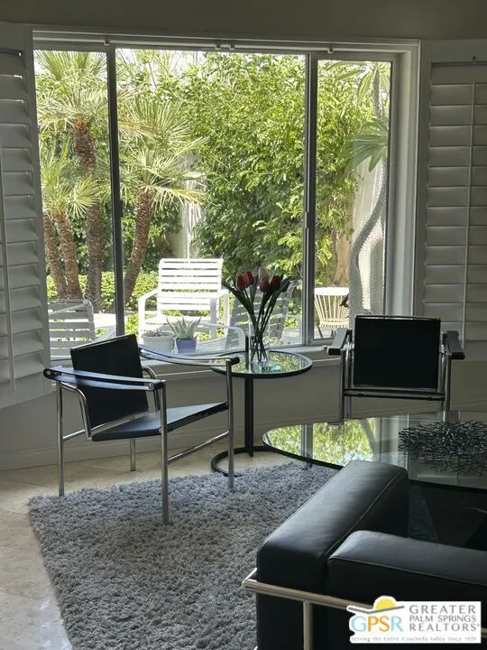 1520 Via Miraleste Palm Springs, CA 92262