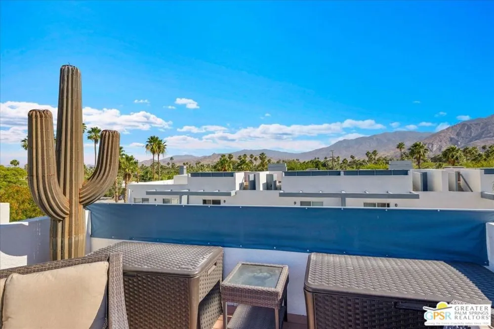 1520 Via Miraleste Palm Springs, CA 92262