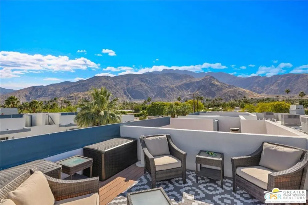 1520 Via Miraleste Palm Springs, CA 92262