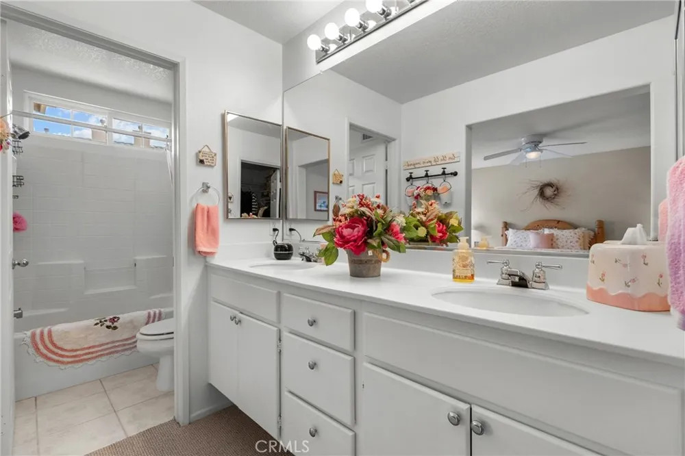 25554 Schubert #C Stevenson Ranch, CA 91381
