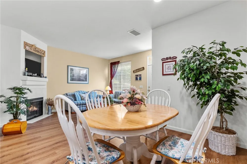 25554 Schubert #C Stevenson Ranch, CA 91381