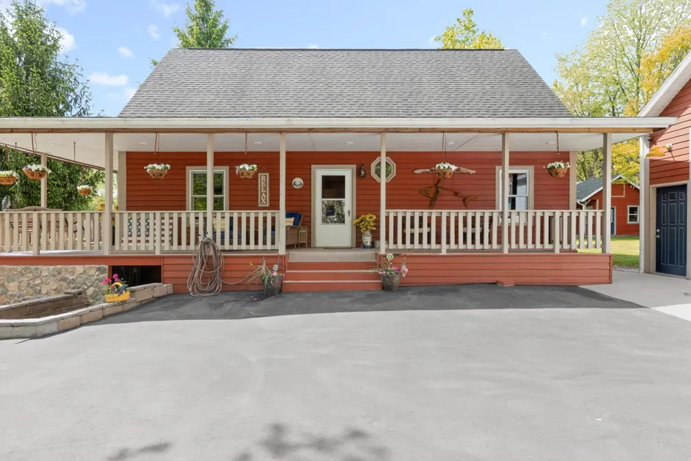 61258 Quinnesec Road Cassopolis, MI 49031