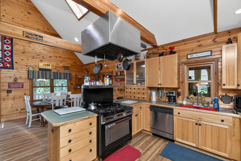 61258 Quinnesec Road Cassopolis, MI 49031