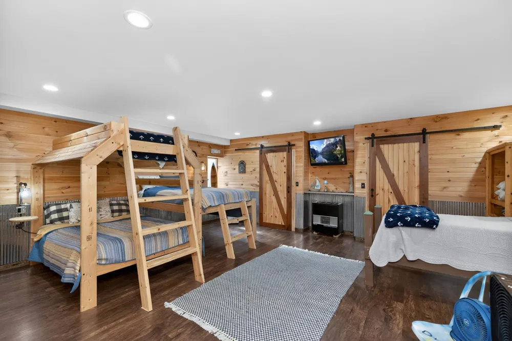 61258 Quinnesec Road Cassopolis, MI 49031