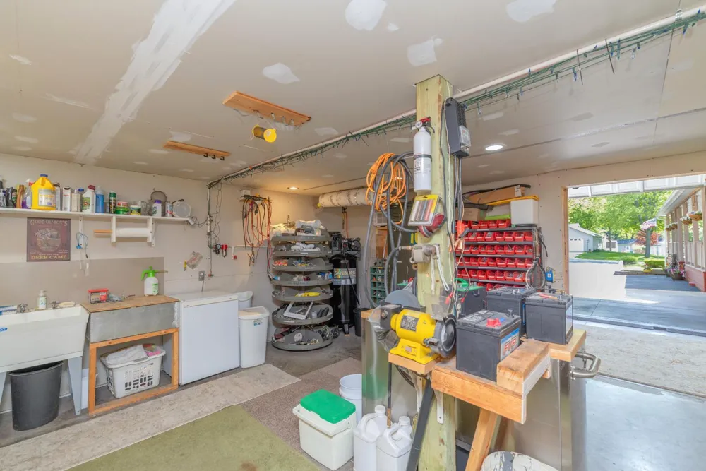 61258 Quinnesec Road Cassopolis, MI 49031