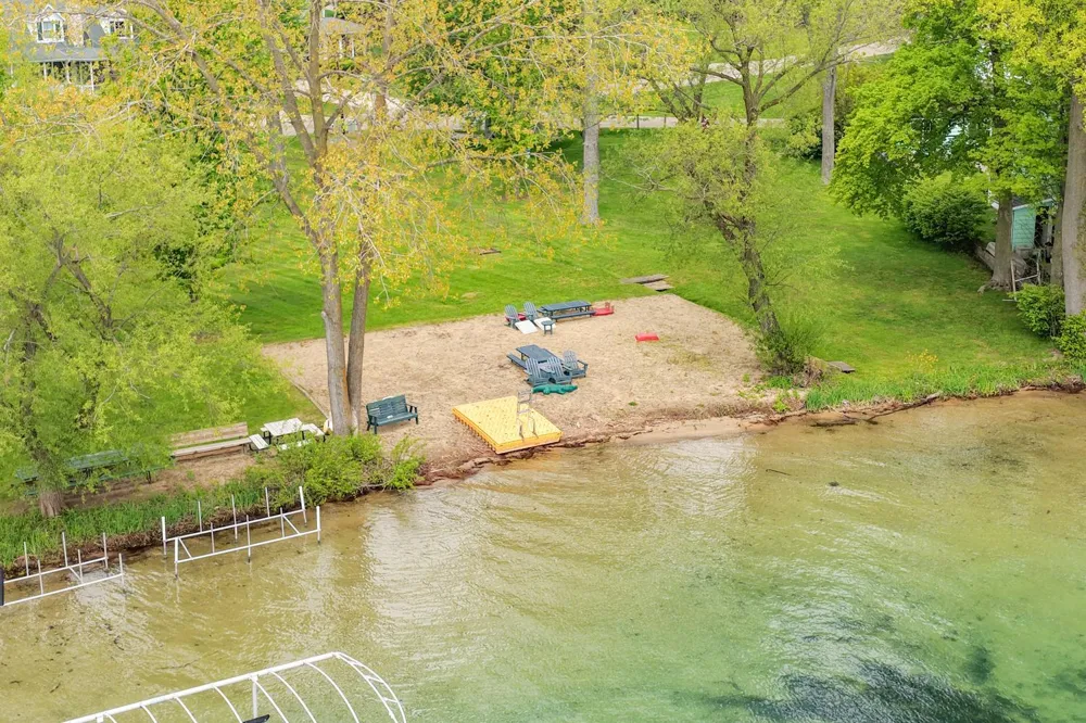 61258 Quinnesec Road Cassopolis, MI 49031