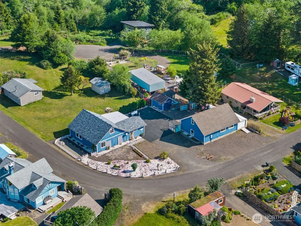 14 Sunset Road South Bend, WA 98586
