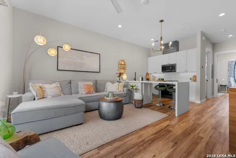 1208 ACADEMY AVE #UNIT 3104