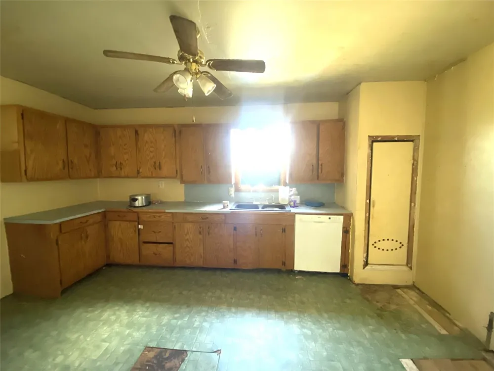 912 Taylor Avenue Rule, TX 79547