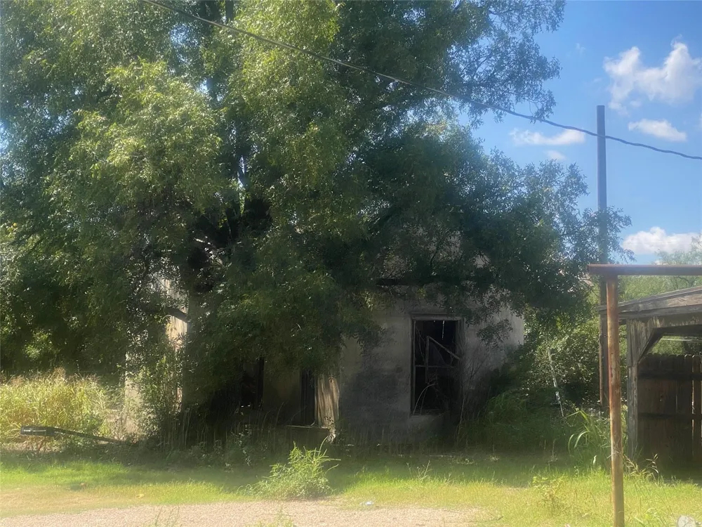 912 Taylor Avenue Rule, TX 79547