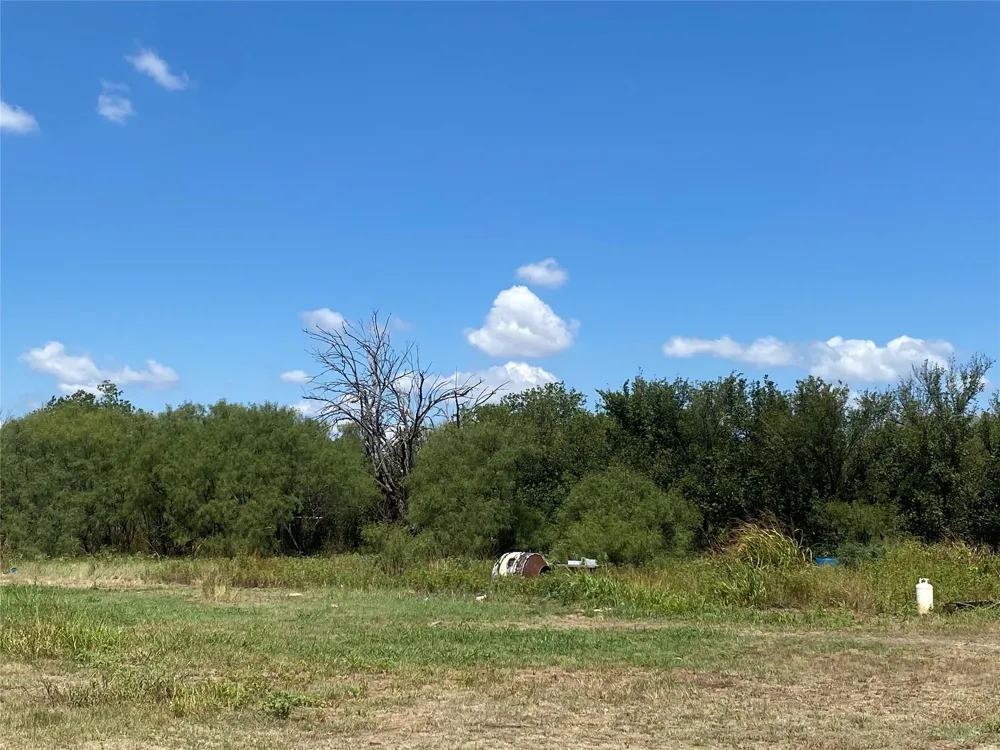 912 Taylor Avenue Rule, TX 79547