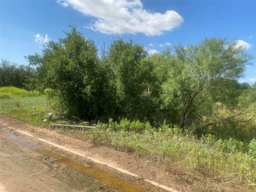 912 Taylor Avenue Rule, TX 79547