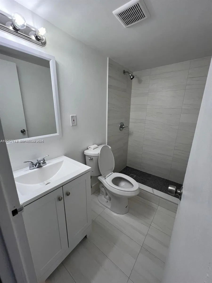 6133 SW 69th St #38 South Miami, FL 33143