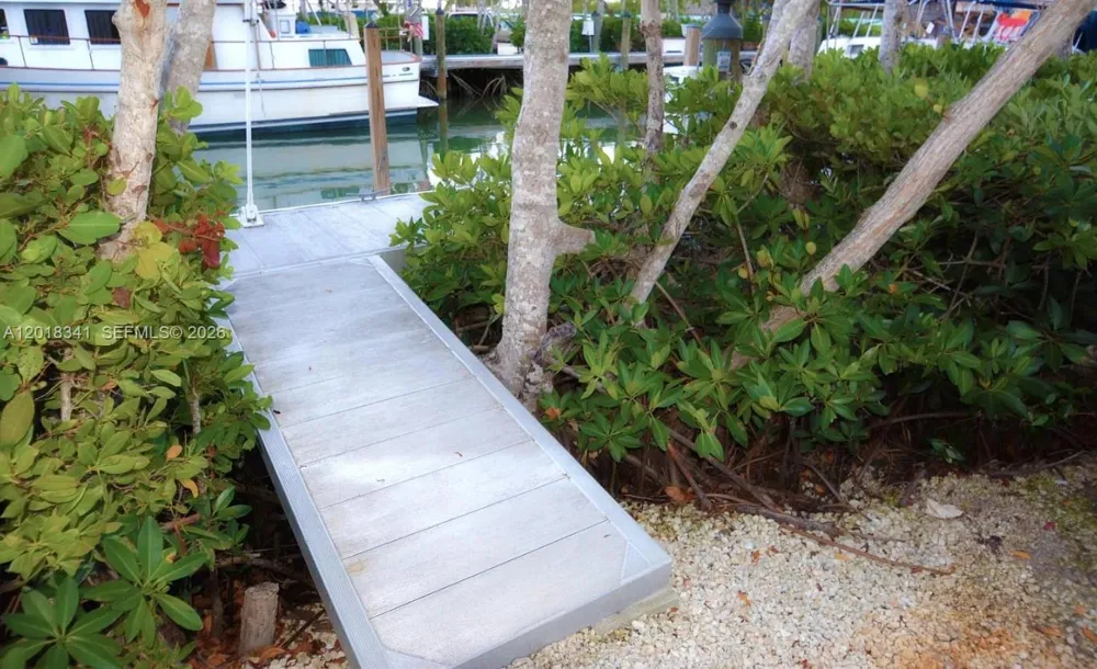 100 Morr Ln C13 Key Largo, FL 33037