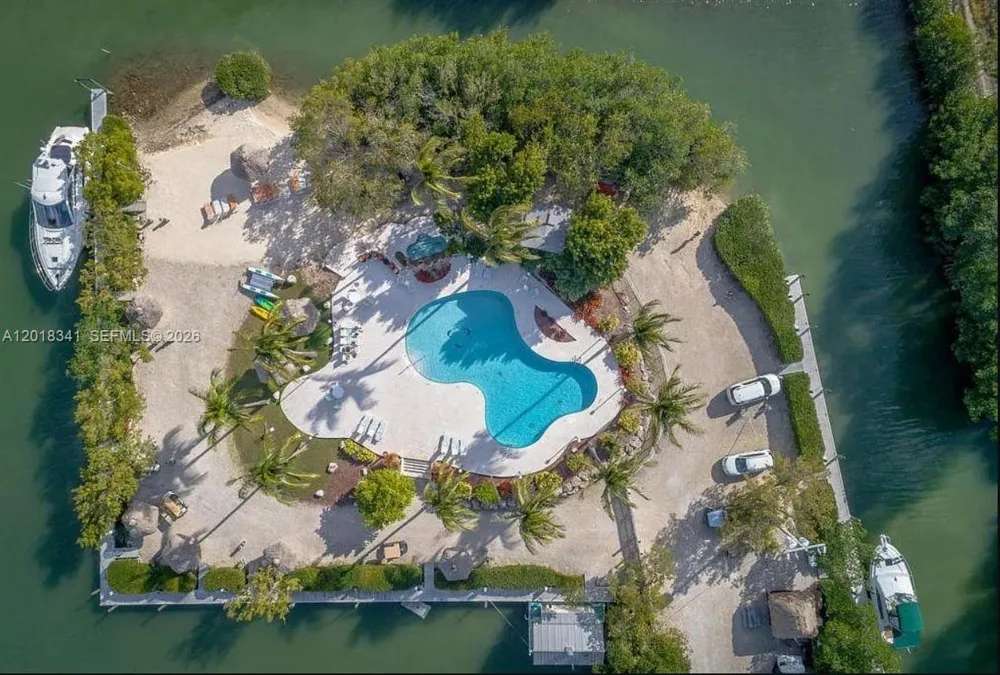 100 Morr Ln C13 Key Largo, FL 33037
